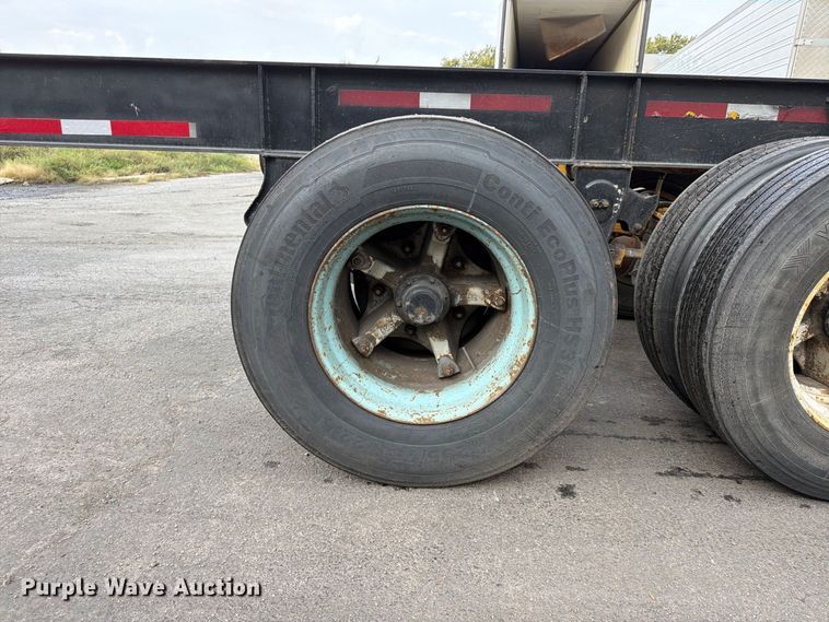 image for item FP4065 1987 Hyundai container trailer