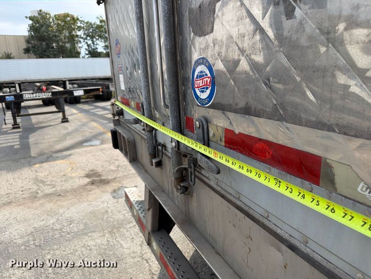 image for item FP4069 2012 Utility VS2RA refrigerated van trailer