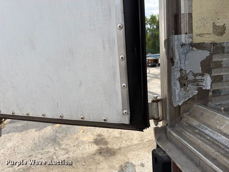 image for item FP4069 2012 Utility VS2RA refrigerated van trailer