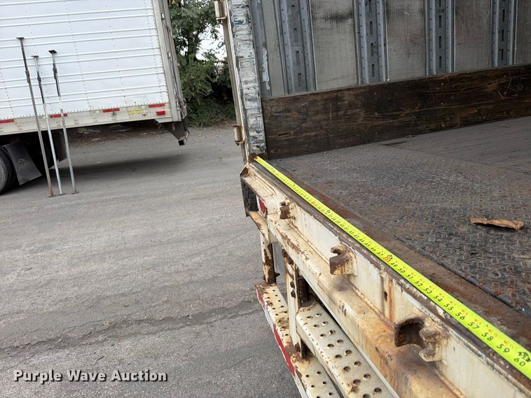 image for item FP4070 2006 Stoughton dry van trailer