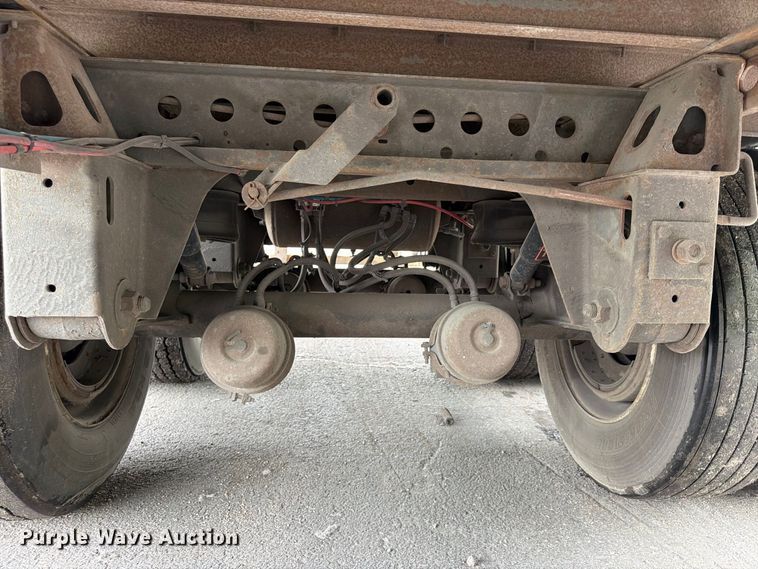 image for item FP4070 2006 Stoughton dry van trailer