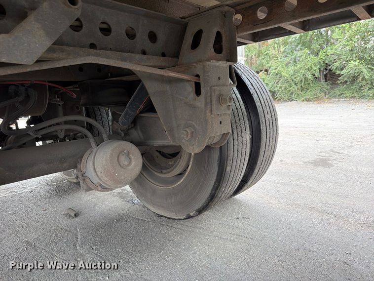 image for item FP4070 2006 Stoughton dry van trailer