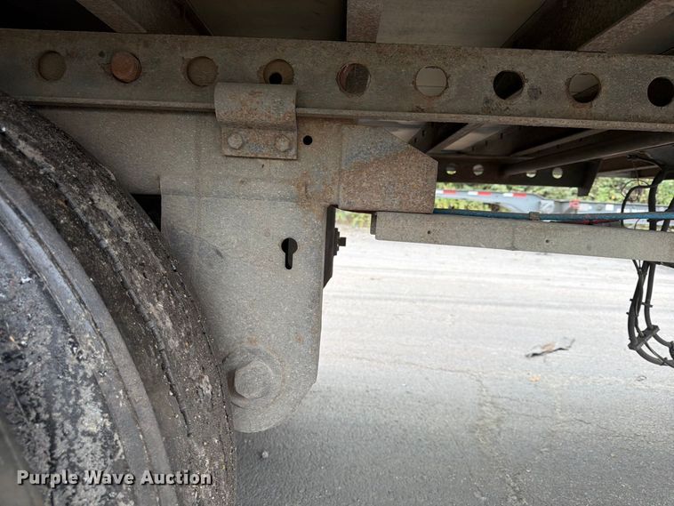 image for item FP4070 2006 Stoughton dry van trailer