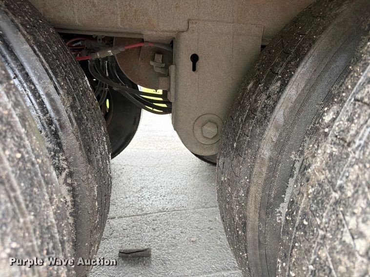 image for item FP4070 2006 Stoughton dry van trailer
