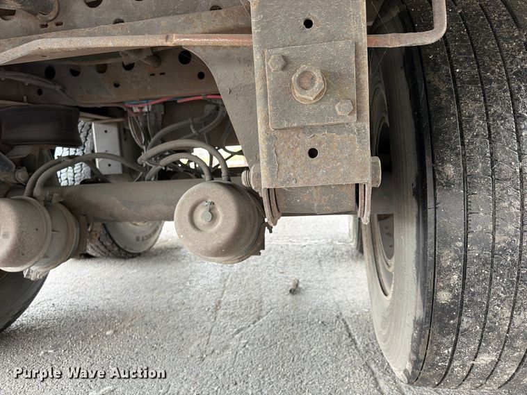 image for item FP4070 2006 Stoughton dry van trailer