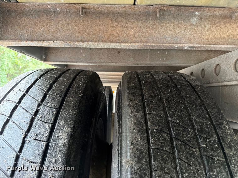 image for item FP4070 2006 Stoughton dry van trailer