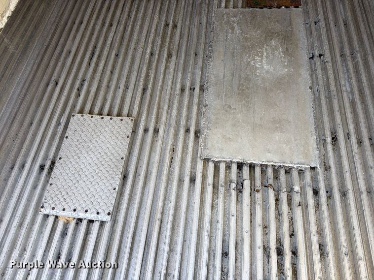 image for item FP4077 2012 Utility VS2RA refrigerated van trailer