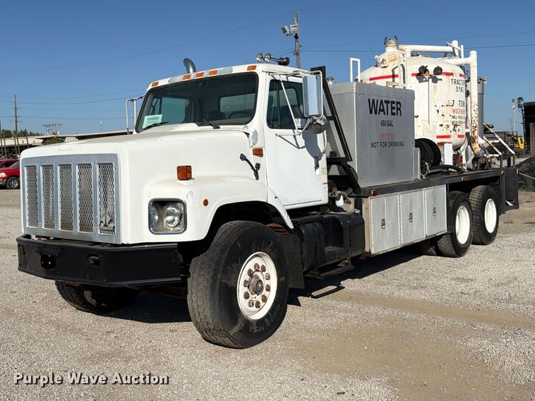 image for item FP4084 1996 International 2674 flatbed truck