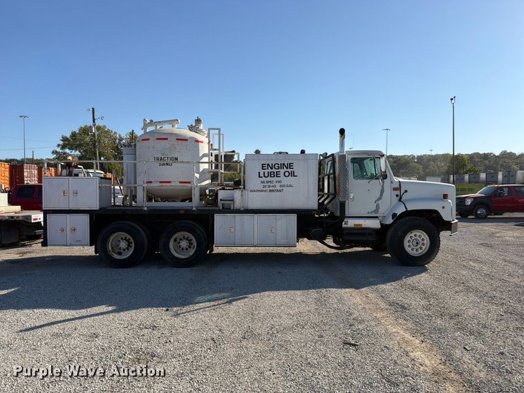image for item FP4084 1996 International 2674 flatbed truck