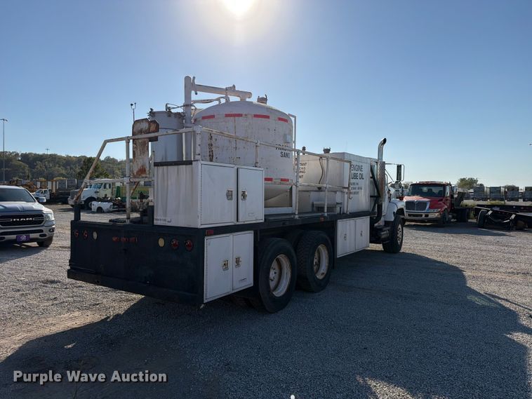 image for item FP4084 1996 International 2674 flatbed truck