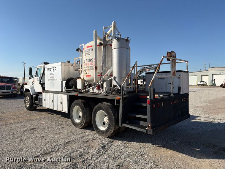 image for item FP4084 1996 International 2674 flatbed truck