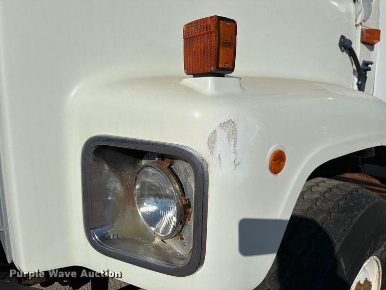 image for item FP4084 1996 International 2674 flatbed truck
