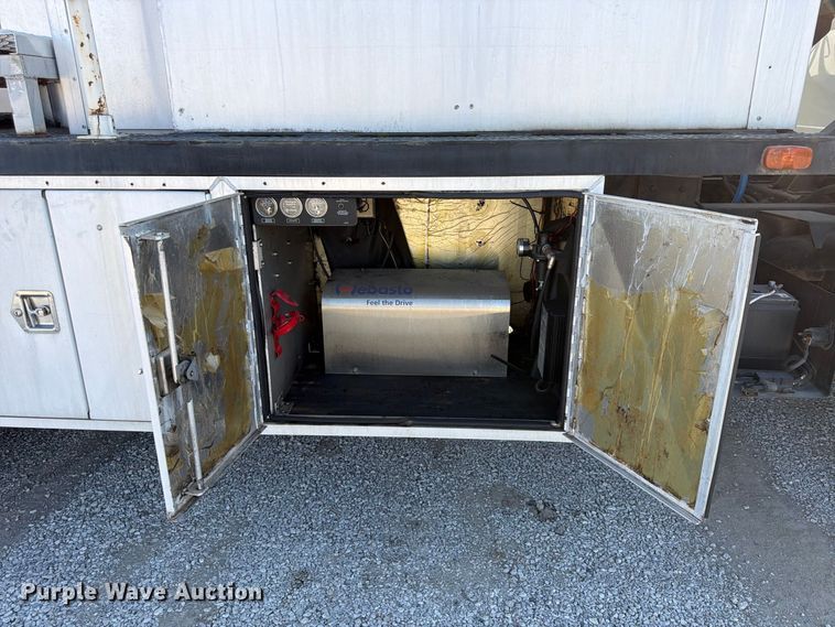 image for item FP4084 1996 International 2674 flatbed truck