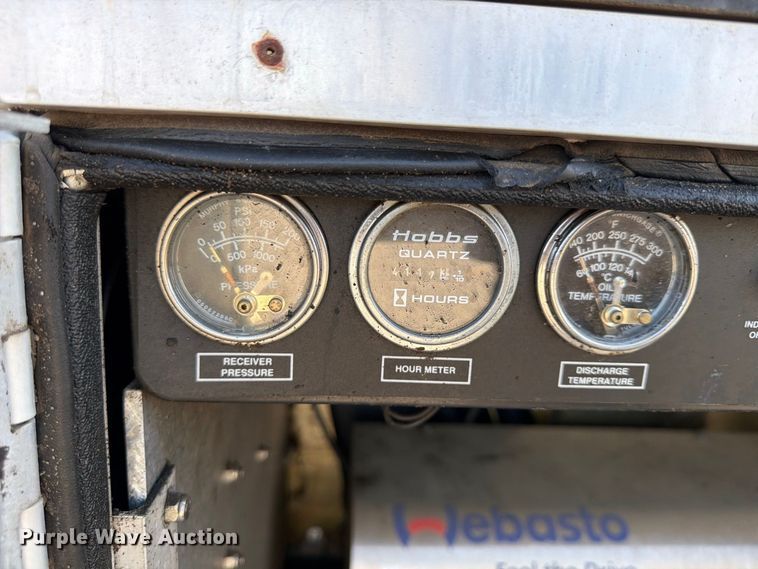 image for item FP4084 1996 International 2674 flatbed truck