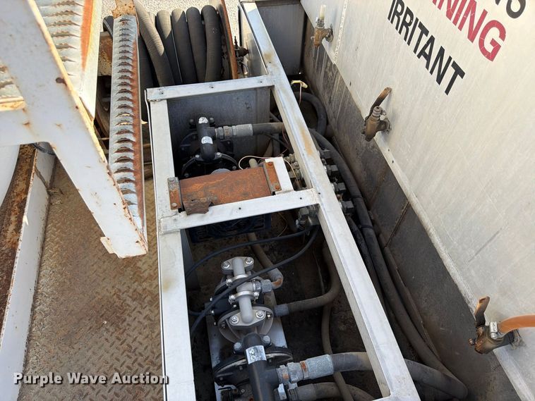 image for item FP4084 1996 International 2674 flatbed truck