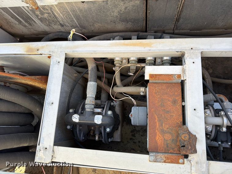 image for item FP4084 1996 International 2674 flatbed truck