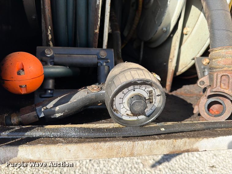 image for item FP4084 1996 International 2674 flatbed truck