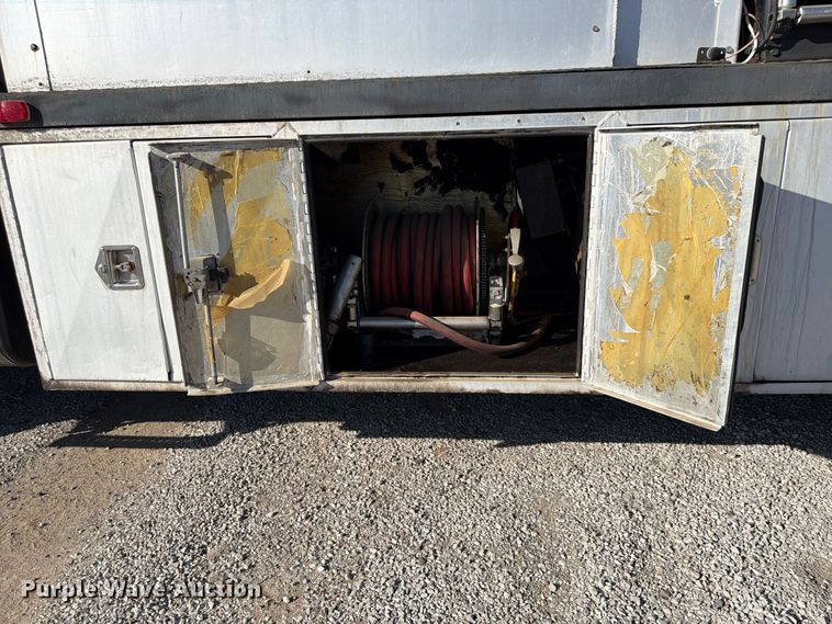 image for item FP4084 1996 International 2674 flatbed truck
