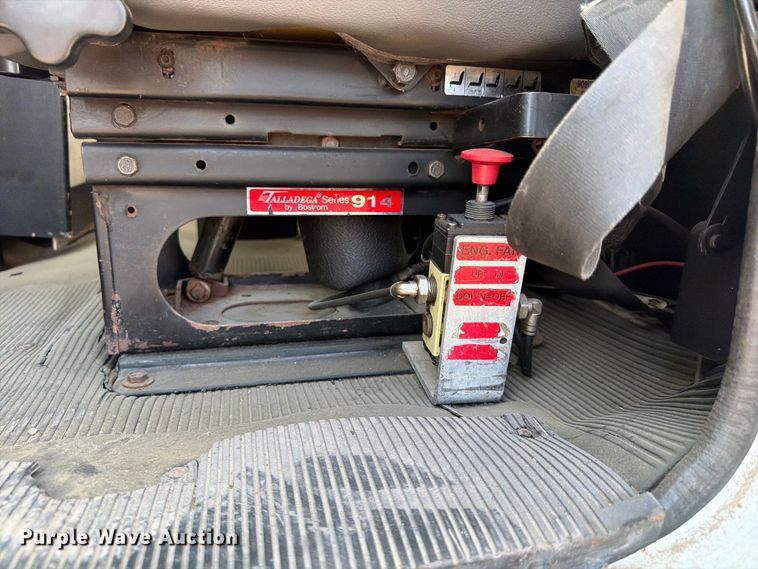 image for item FP4084 1996 International 2674 flatbed truck