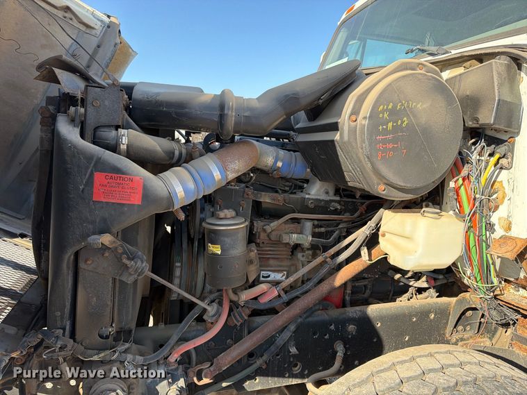 image for item FP4084 1996 International 2674 flatbed truck