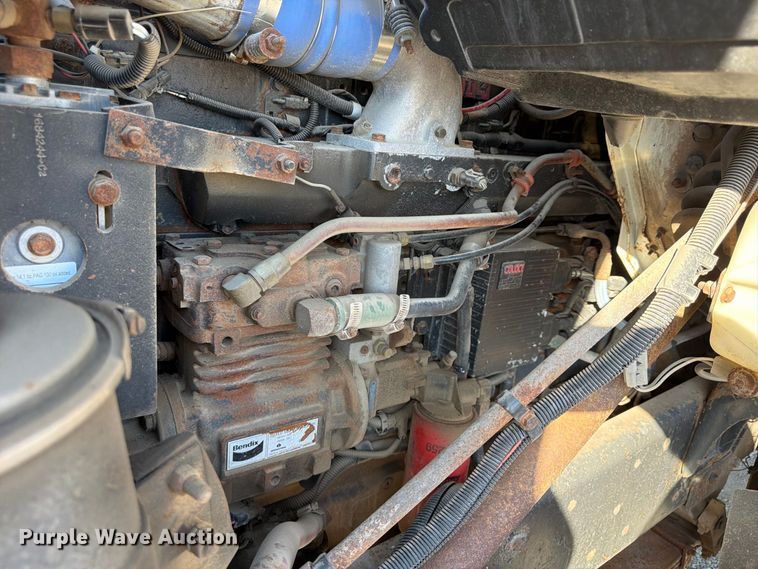 image for item FP4084 1996 International 2674 flatbed truck