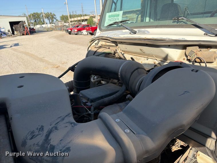 image for item FP4084 1996 International 2674 flatbed truck