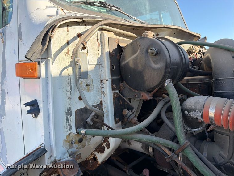 image for item FP4084 1996 International 2674 flatbed truck