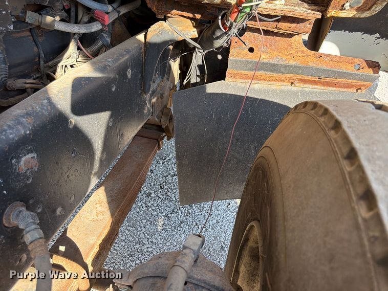 image for item FP4084 1996 International 2674 flatbed truck