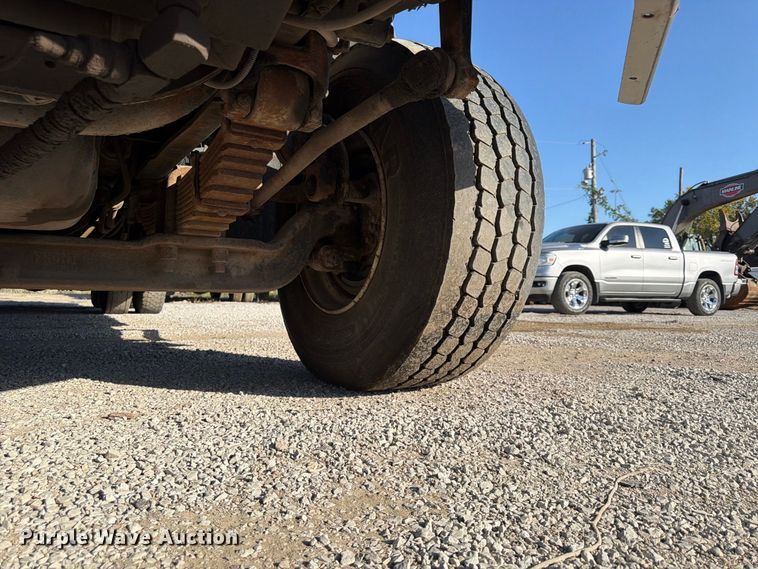image for item FP4084 1996 International 2674 flatbed truck