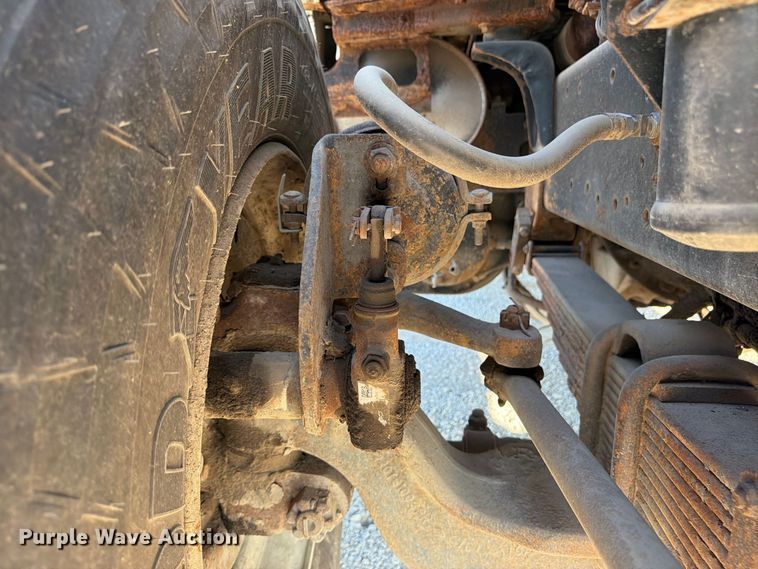 image for item FP4084 1996 International 2674 flatbed truck