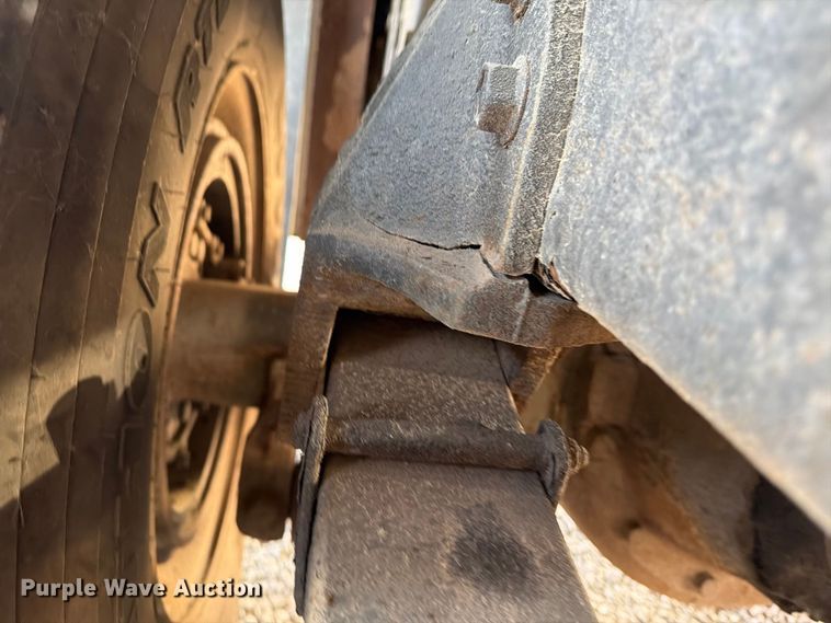 image for item FP4084 1996 International 2674 flatbed truck