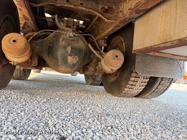 image for item FP4084 1996 International 2674 flatbed truck