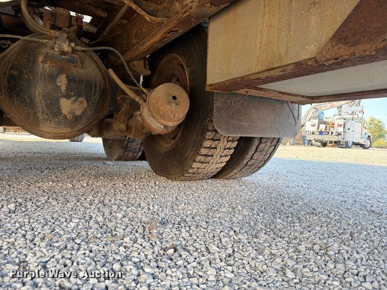 image for item FP4084 1996 International 2674 flatbed truck