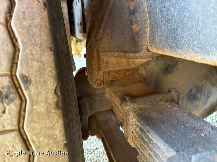 image for item FP4084 1996 International 2674 flatbed truck