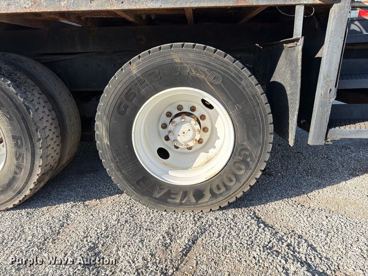 image for item FP4084 1996 International 2674 flatbed truck