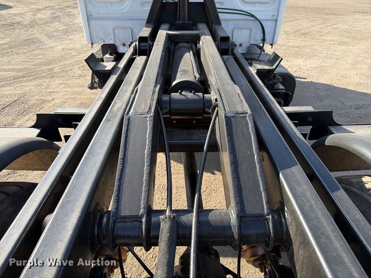 image for item FT6478 1994 Mack CS hook lift truck