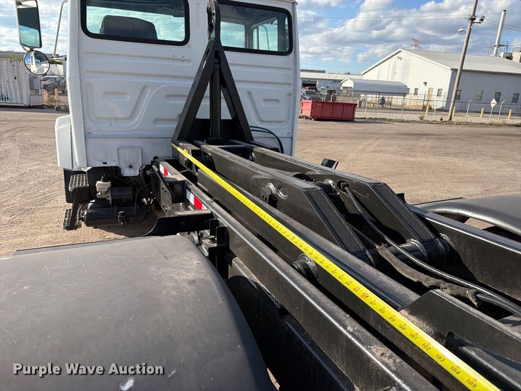 image for item FT6478 1994 Mack CS hook lift truck