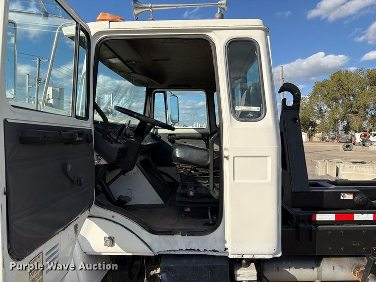 image for item FT6478 1994 Mack CS hook lift truck