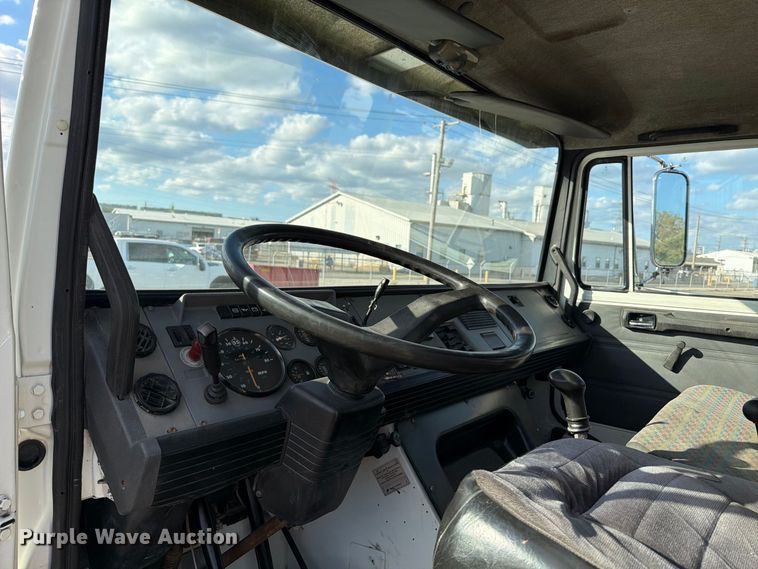 image for item FT6478 1994 Mack CS hook lift truck