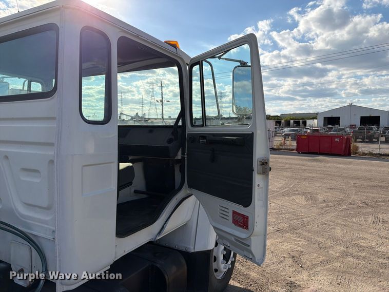image for item FT6478 1994 Mack CS hook lift truck