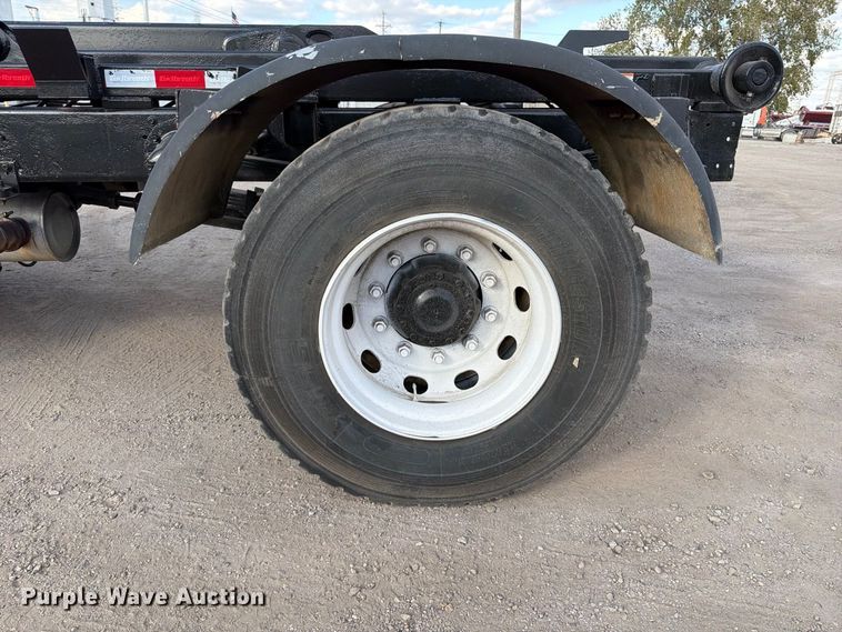 image for item FT6478 1994 Mack CS hook lift truck