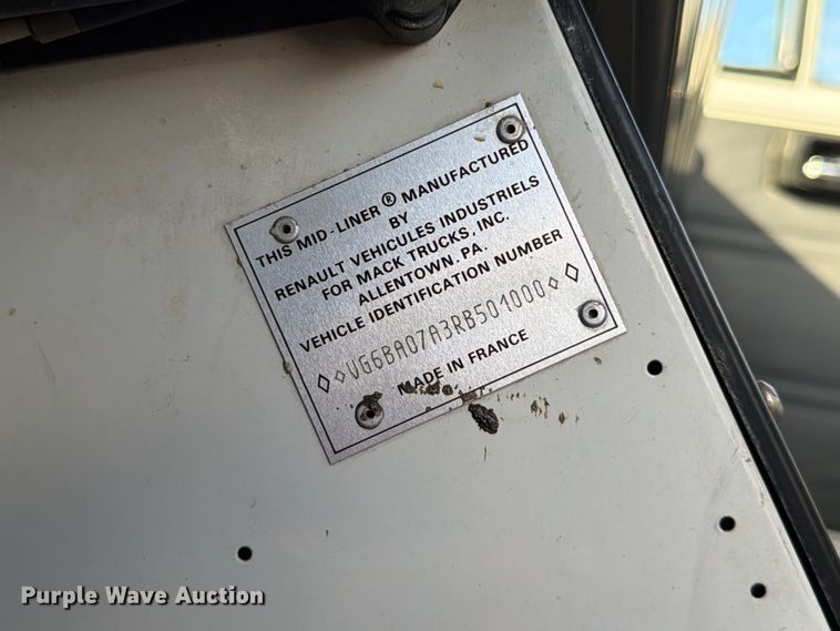 image for item FT6478 1994 Mack CS hook lift truck