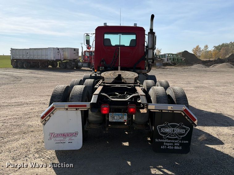 image for item FT7558 1993 Mack CL semi truck