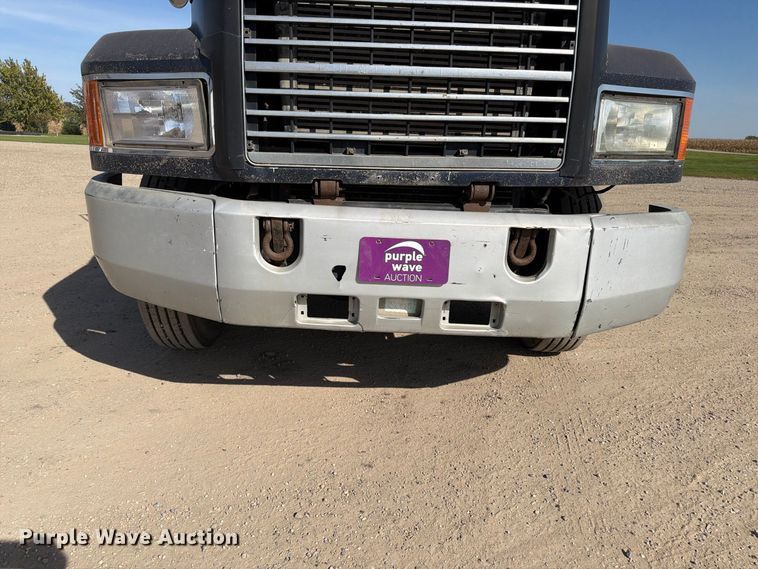 image for item FT7558 1993 Mack CL semi truck