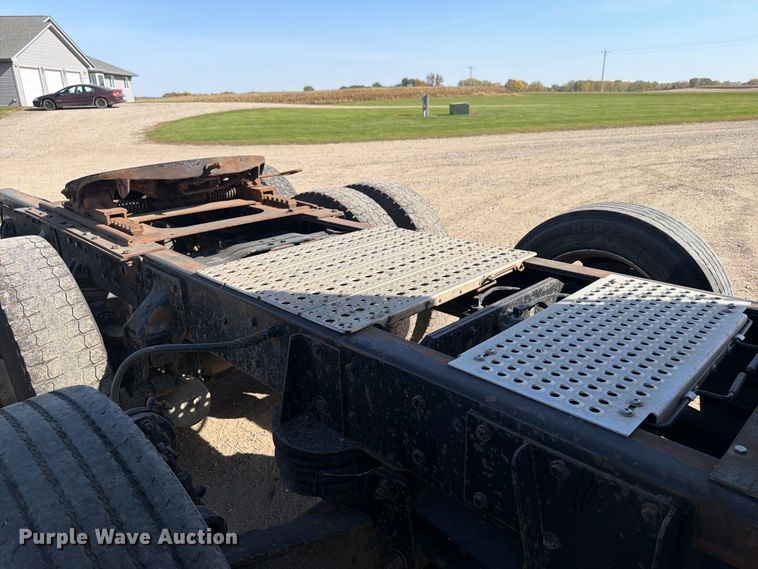 image for item FT7558 1993 Mack CL semi truck