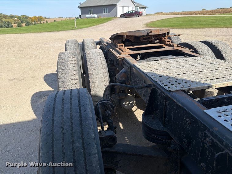 image for item FT7558 1993 Mack CL semi truck