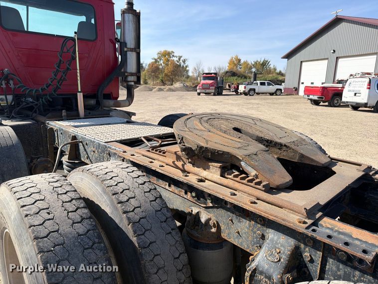 image for item FT7558 1993 Mack CL semi truck