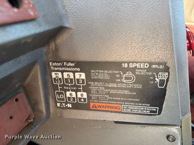 image for item FT7558 1993 Mack CL semi truck