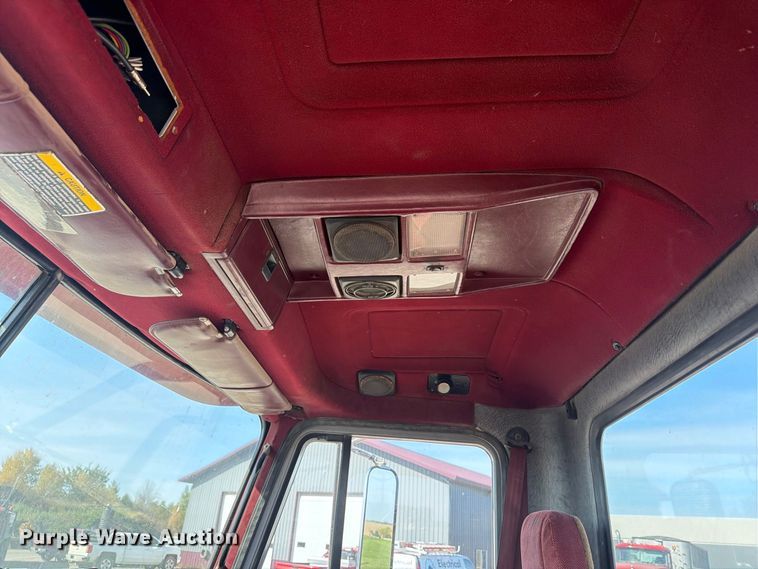 image for item FT7558 1993 Mack CL semi truck