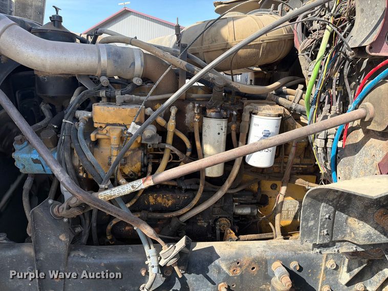 image for item FT7558 1993 Mack CL semi truck